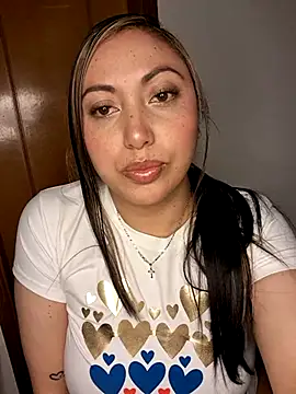 Snapshot of LizzCarter_ chatting on June 28, 6:09 am LizzCarter online show from June 28, 6:09 am