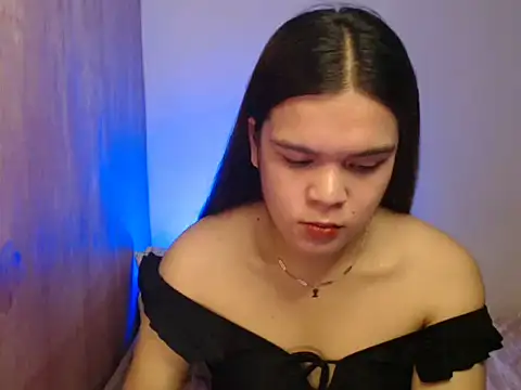 stripyapril online show from June 18, 3:38 am