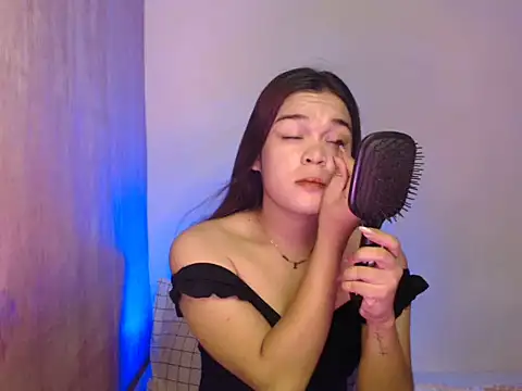 stripyapril online show from June 17, 3:28 am