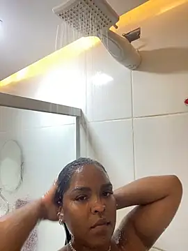 larah sex online show from December 19, 10:45 pm