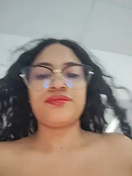 Snapshot of DAFNNEE_HOT chatting on June 11, 2:14 pm DAFNNEE HOT online show from June 11, 2:14 pm