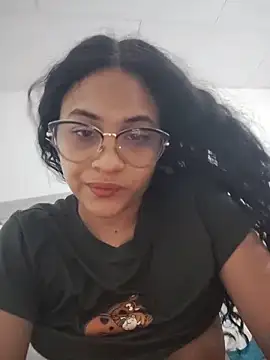 Snapshot of DAFNNEE_HOT chatting on June 12, 3:32 pm DAFNNEE HOT online show from June 12, 3:32 pm