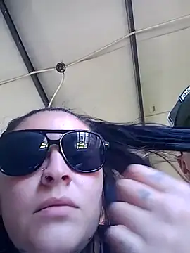 Snapshot of aleuboldi chatting on December 16, 6:01 pm aleuboldi online show from December 16, 6:01 pm