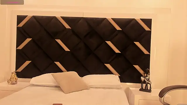 Snapshot of Lunara_Vall chatting on February 13, 3:50 am Lunara Vall online show from February 13, 3:50 am