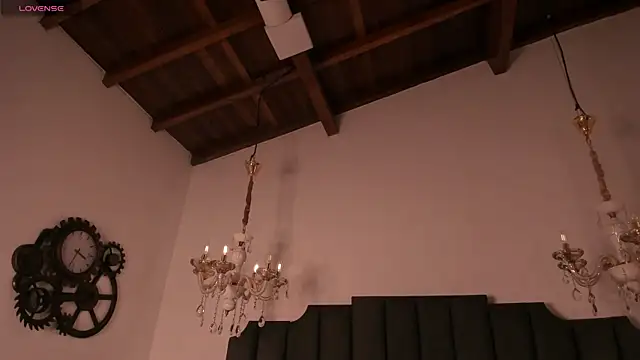 Snapshot of Lunara_Vall chatting on July 2, 8:37 pm Lunara Vall online show from July 2, 8:37 pm
