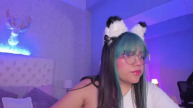 Snapshot of ZoeSkyee_ chatting on December 14, 2:29 am ZoeSkyee online show from December 14, 2:29 am