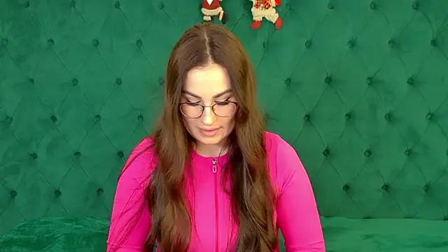 Snapshot of NoraFoxes chatting on January 8, 5:46 am NoraFoxes online show from January 8, 5:46 am