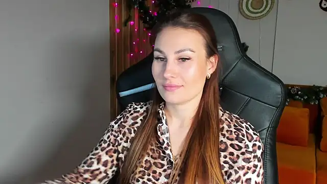 Snapshot of NoraFoxes chatting on December 21, 5:20 am NoraFoxes online show from December 21, 5:20 am