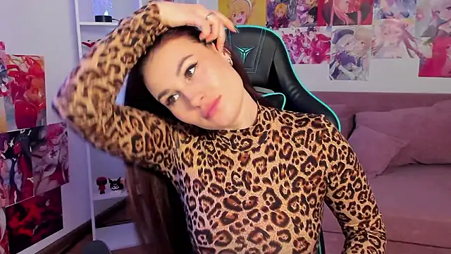 Snapshot of NoraFoxes chatting on February 3, 6:40 am NoraFoxes online show from February 3, 6:40 am