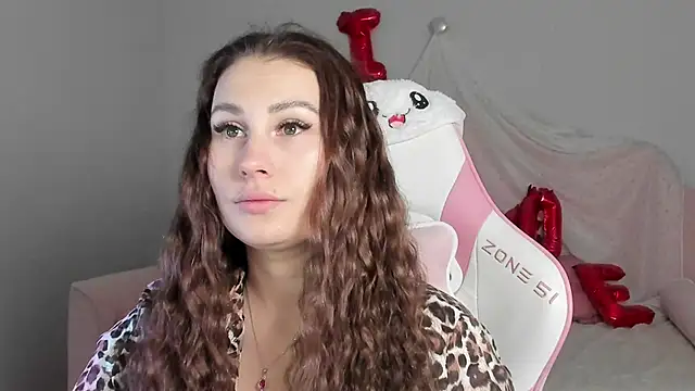 Snapshot of NoraFoxes chatting on February 18, 5:16 am NoraFoxes online show from February 18, 5:16 am