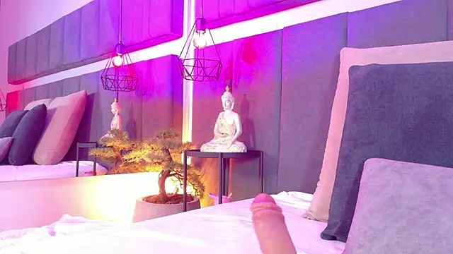 luna blannco online show from June 8, 5:35 pm