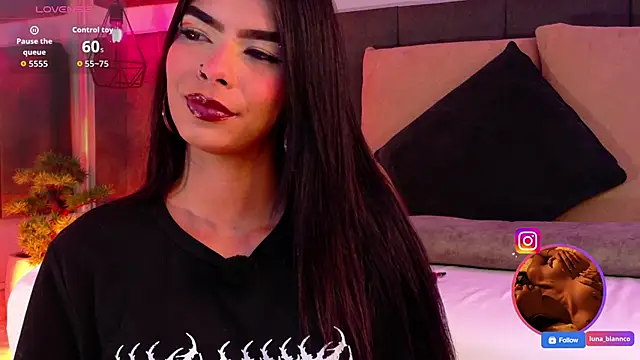 luna blannco online show from March 12, 1:15 pm