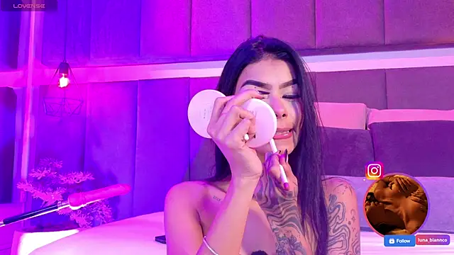 luna blannco online show from March 25, 3:00 pm