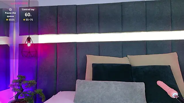 luna blannco online show from February 2, 1:43 pm