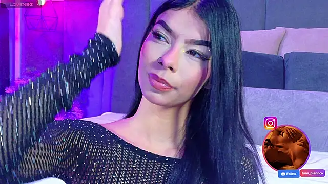 luna blannco online show from March 23, 1:55 pm