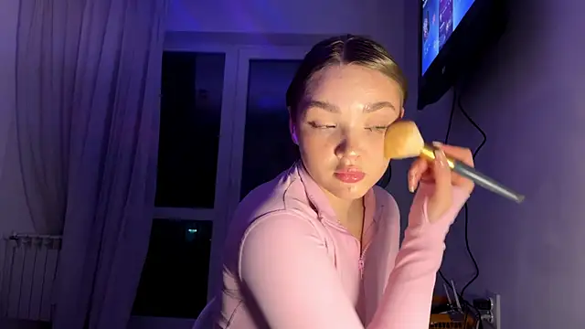 Snapshot of Ginnyinjeans chatting on December 17, 5:40 pm Ginnyinjeans online show from December 17, 5:40 pm