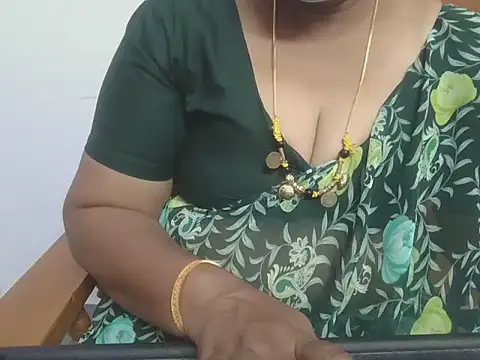 Snapshot of Tamil_divyaa_ chatting on December 15, 7:03 am Tamil divyaa online show from December 15, 7:03 am