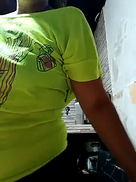 Snapshot of cari75 chatting on February 8, 8:39 pm cari75 online show from February 8, 8:39 pm