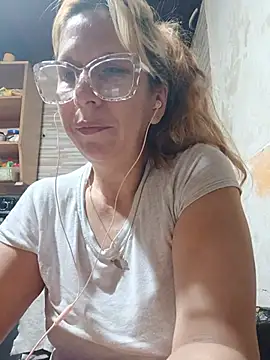 Snapshot of cari75 chatting on July 21, 6:37 am cari75 online show from July 21, 6:37 am