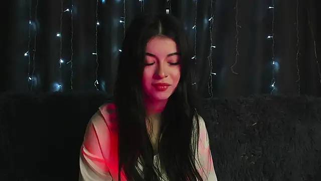 LisaColee online show from June 18, 5:40 pm