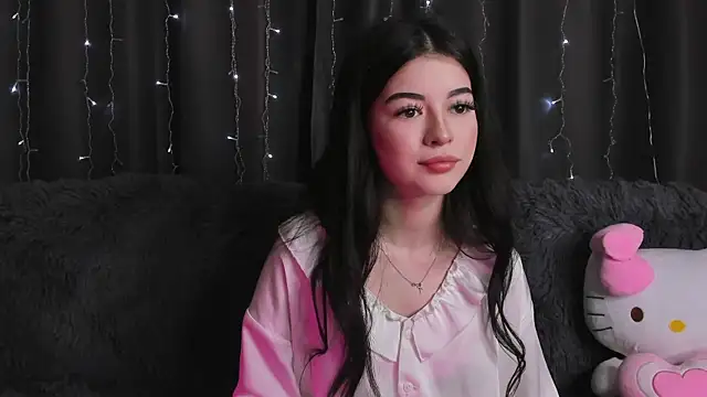 LisaColee online show from June 24, 9:01 pm