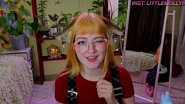 LittleFoxHole online show from April 8, 1:40 am