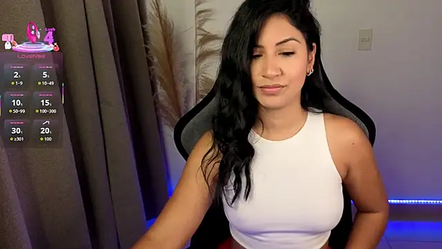 Snapshot of chloebum_ chatting on May 2, 1:05 pm chloebum online show from May 2, 1:05 pm