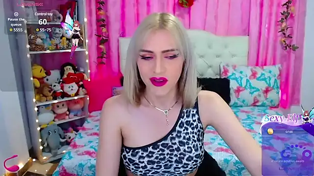 Snapshot of golden_girl01 chatting on February 6, 5:40 pm golden girl01 online show from February 6, 5:40 pm