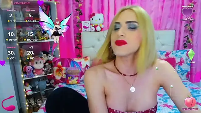 Snapshot of golden_girl01 chatting on September 28, 6:59 pm golden girl01 online show from September 28, 6:59 pm