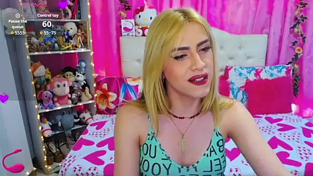 Snapshot of golden_girl01 chatting on September 23, 4:58 pm golden girl01 online show from September 23, 4:58 pm