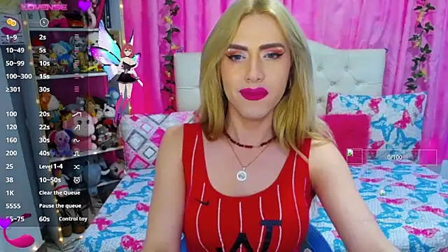 Snapshot of golden_girl01 chatting on October 7, 7:48 pm golden girl01 online show from October 7, 7:48 pm