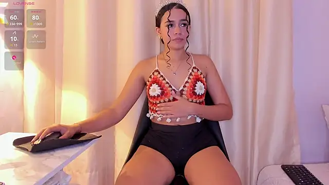 Sisi fun online show from February 6, 7:10 pm