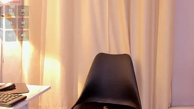 Sisi fun online show from March 12, 7:51 pm