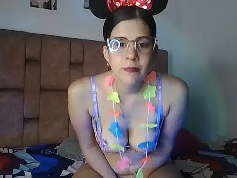 Snapshot of vanessa_hot69_ chatting on July 30, 2:32 am vanessa hot69 online show from July 30, 2:32 am