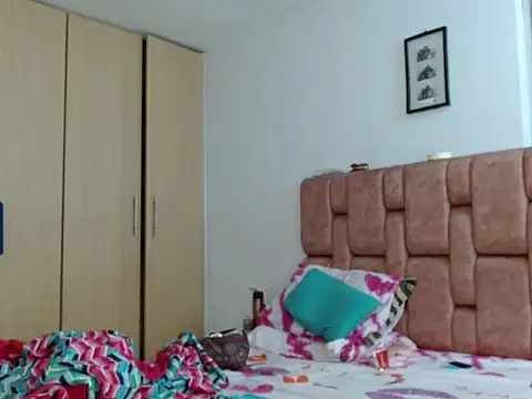 Snapshot of vanessa_hot69_ chatting on December 14, 5:35 am vanessa hot69 online show from December 14, 5:35 am