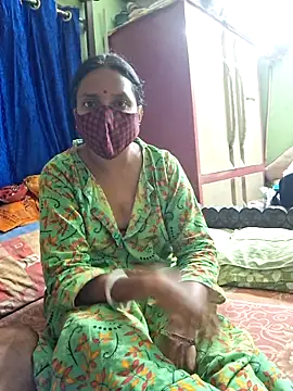 Mr-Mrs-couple online show from December 14, 6:35 pm