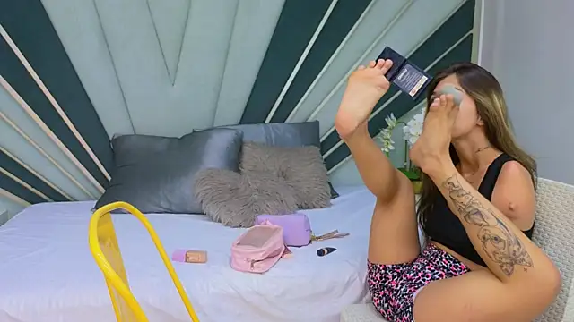 DulceeEsmeralda online show from February 20, 1:57 pm