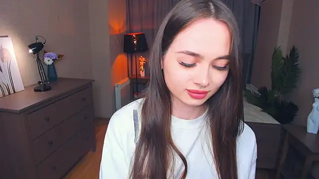 YvonneRobes online show from February 6, 7:21 pm