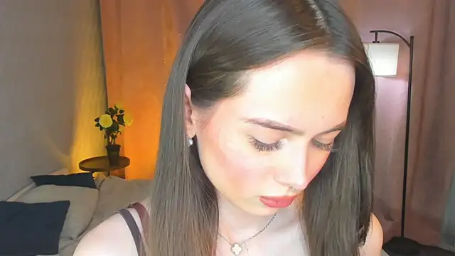 YvonneRobes online show from March 30, 7:04 pm