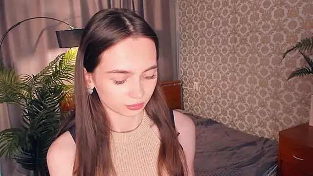 YvonneRobes online show from June 14, 6:58 am