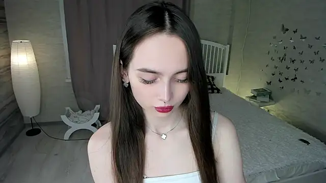 YvonneRobes online show from May 29, 7:20 pm