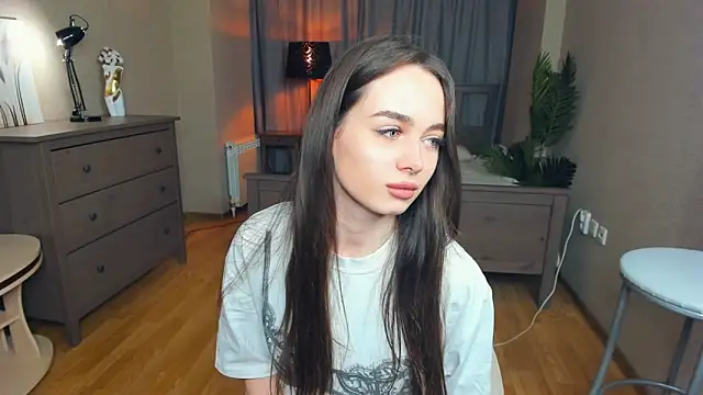 YvonneRobes online show from January 7, 7:30 pm