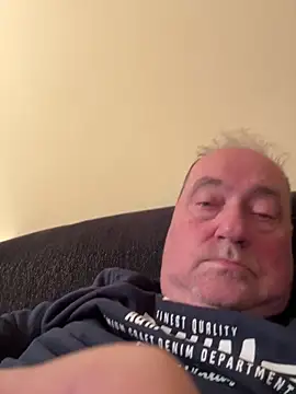 csikar online show from April 9, 9:21 pm