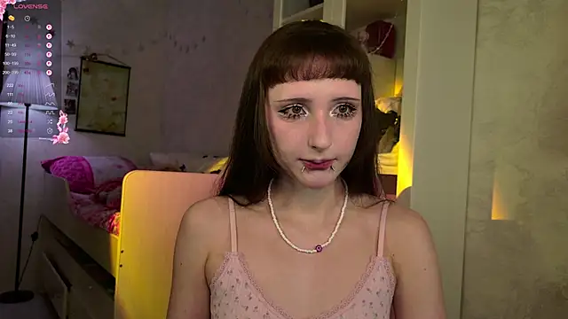 MiraJades online show from April 12, 10:13 pm