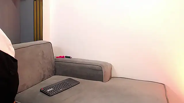 Snapshot of ChrisLyonss chatting on December 15, 8:36 pm ChrisLyonss online show from December 15, 8:36 pm