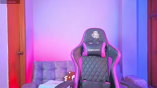 melanimorgan1 online show from March 19, 4:56 am