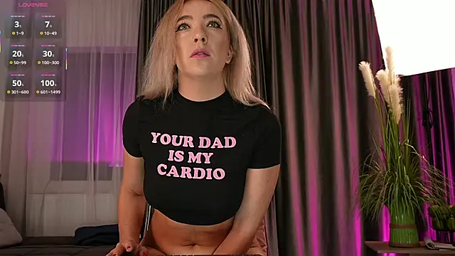 creampussyy online show from November 18, 7:28 pm