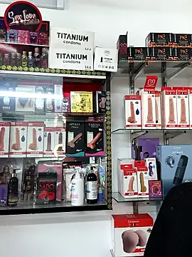 lunaluxury22 online show from March 14, 2:34 pm