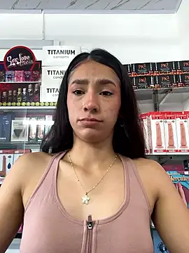 lunaluxury22 online show from January 18, 3:04 pm