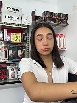 lunaluxury22 online show from March 9, 1:47 pm